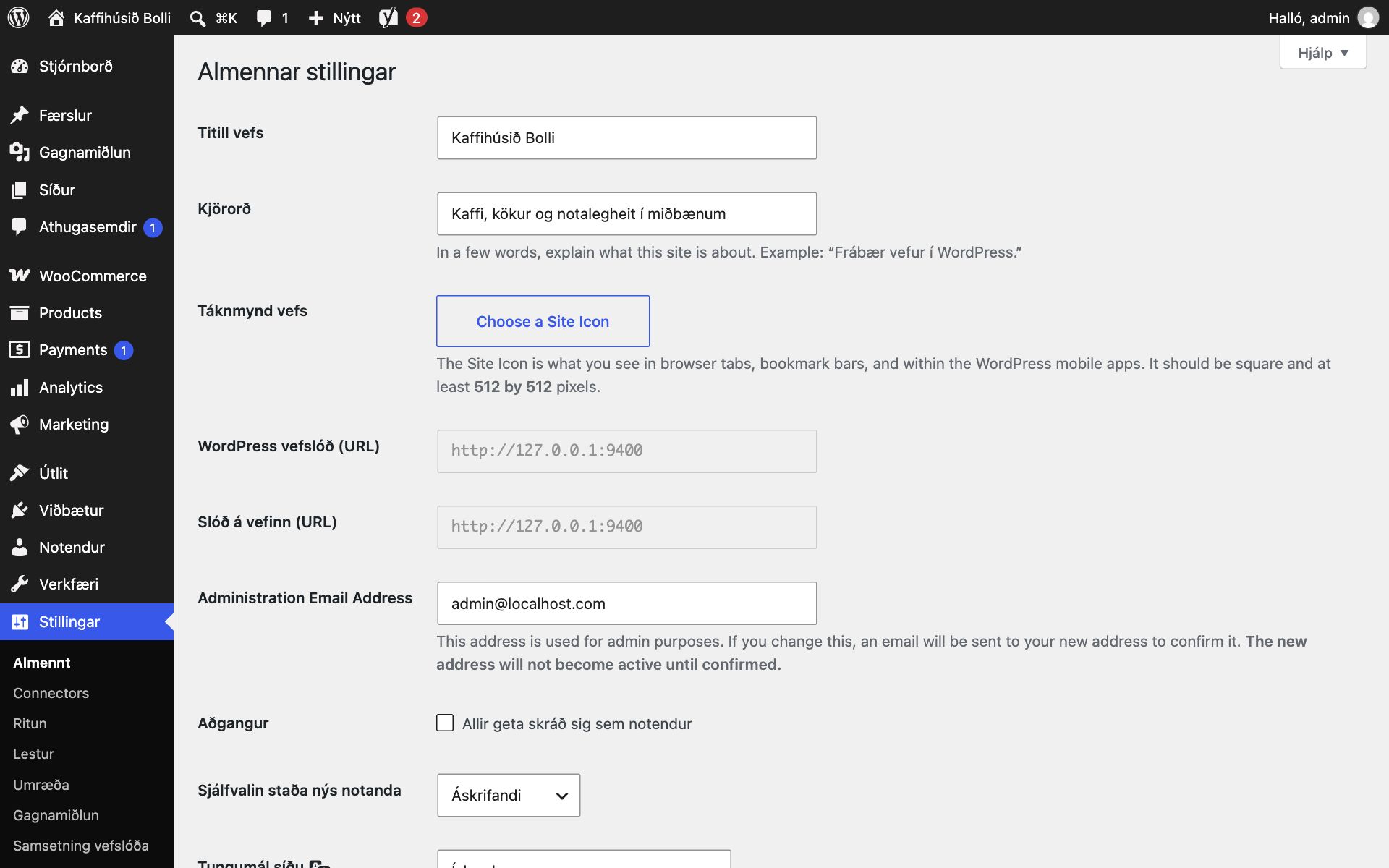 Síðan Almennar stillingar í WordPress fyrir Kaffihúsið Bolli. Reitirnir WordPress vefslóð (URL) og Slóð á vefinn (URL) eru gráir og innihalda báðir slóðina http://127.0.0.1:9400.