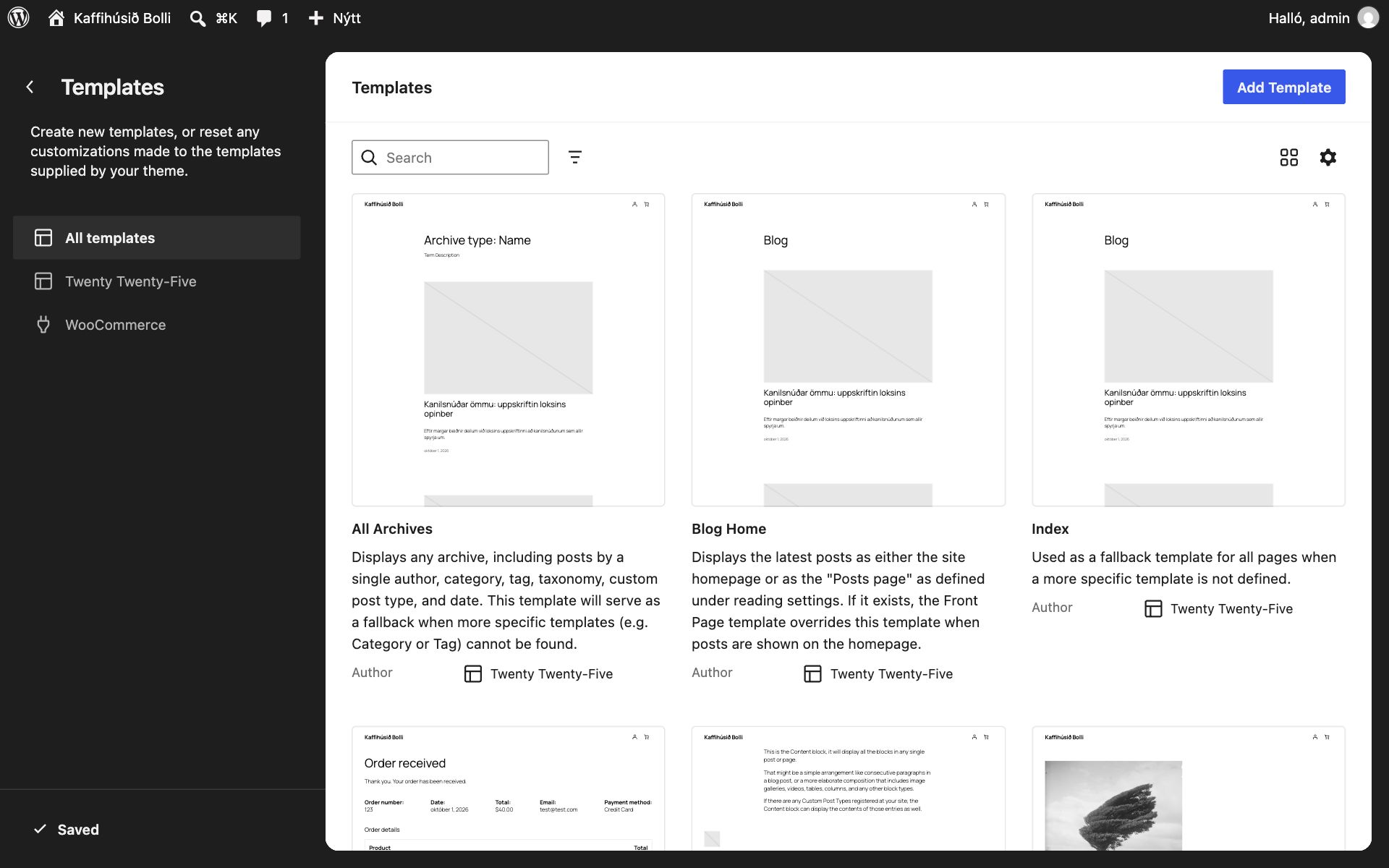 Templates-yfirlitið í Site Editor. Vinstra megin eru flokkarnir All templates, Twenty Twenty-Five og WooCommerce. Hægra megin eru smámyndir af sniðmátunum All Archives, Blog Home og Index ásamt lýsingum, og hnappurinn Add Template efst.